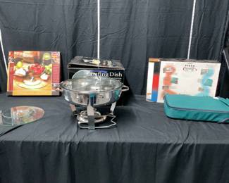 Lazy Susan, Chafing Dish Pyrex Portables Dish Carrying Case