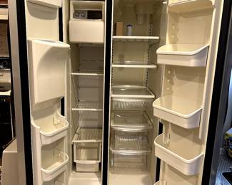 FRIGIDAIRE Side-by-Side Refrigerator