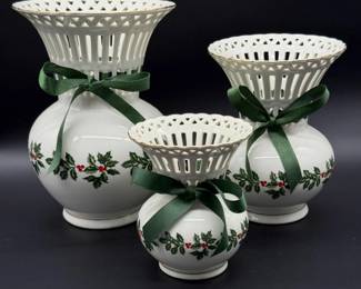 18 FormalitiesbyBaumBrosChristmasVases