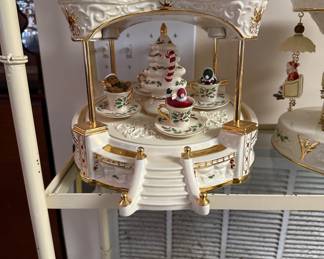 #63 Lennox Carousel Music Box Works $60.00