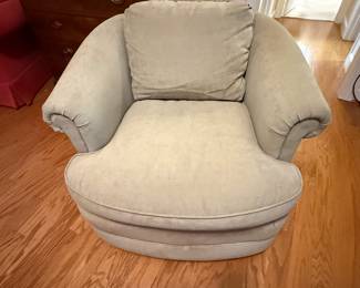 #70 Robb & Stucky swivel chair $40.00
