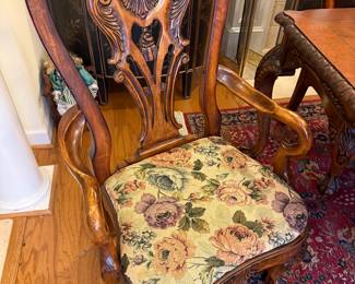 * #1 Haverty's Dining Table with 2 leaves 72-108x44x29.5 $300.00