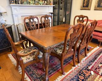 * #1 Haverty's Dining Table with 2 leaves 72-108x44x29.5 $300.00
