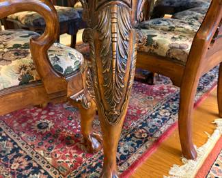 * #1 Haverty's Dining Table with 2 leaves 72-108x44x29.5 $300.00