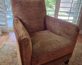 Lovely sitting chair
One of 2 matching
2ft 11" tall, 3ft deep, 29" wide