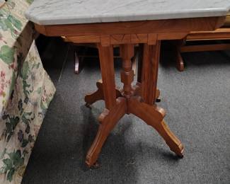 EASTLAKE TABLE WITH MARBLE TOP
