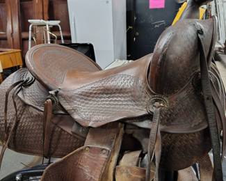 SADDLE