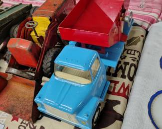 METAL TOYS