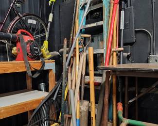 LADDER AND OUTDOOR TOOLS