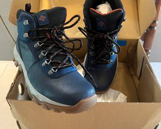 More men’s shoes new in their original box