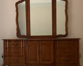 Stanley Triple Dresse And Mirror r,