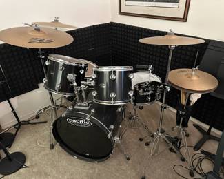 Pacific 5 Piece Drum Kit , Paiste 20", 16", 14" Cymbals