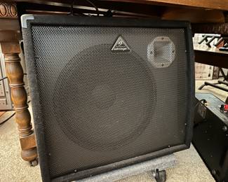 Behringer Ultratone 300-Watt Keyboard Amplifier – K3000FX 