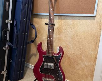 Maxitone Red Bass Guitar