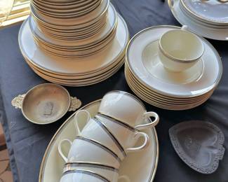 Royal Doulton English Bone China "Olympia" Dinnerware Set