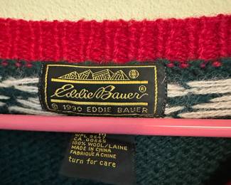 Eddie Bauer Women's 100% Wool Christmas Cardigan – Size Medium
