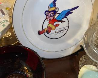 Fifinella Commemorative plate for Woman Flyers of WW2