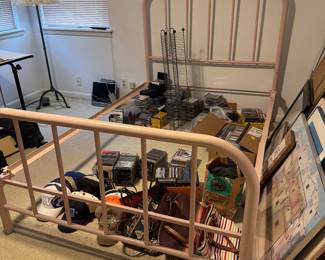 Antique metal full/queen bed