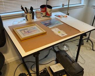 Art table