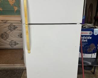 Kenmore refrigerator/ freezer
