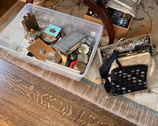 VINTAGE CLUTCHES COMPACTS