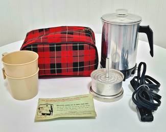 Really Cool Vintage 1960's Koffeekit Travel Percolator SET. Works great.
☕️CONDITION: EXCELLENT, small wear on surface of lid
☕️ MATERIALS: ALUMINUM, PLASTIC