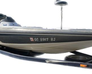 STRATOS BASS BOAT. $7,000 . SEE DESCRIPTION FOR MORE INFO. MORE PHOTOS ADDED.