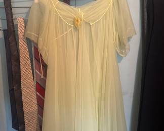 Radcliffe vintage lingerie peignoir set