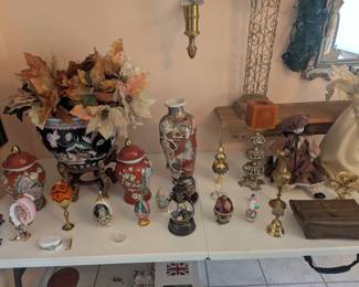 Koi Pot and Vases w Eggs