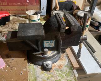 Great Neck Vise
