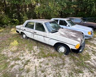 81 Mercedes-Starts and Runs-Needs Battery-Taking Offers