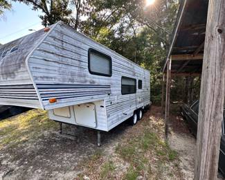 98 Tahoe Lite Fifth Wheel-Taking Offers
