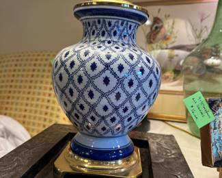 Blue and white small/medium table lamp, very nice with a solid brass base.