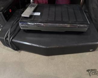 7059  Vizio Sound Bar and Samsung DVD Player 