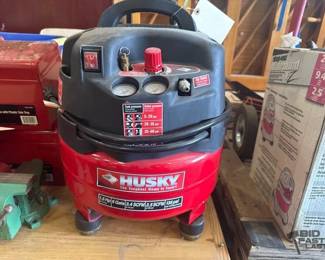 6510  Husky Air Compressor 