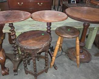 4726  5 Wooden TablesStands 