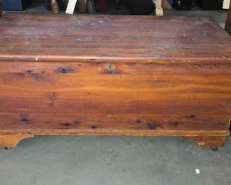 4636  Wooden Trunk Storage 