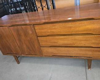 4228  MidCentury Modern Cradenza 