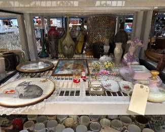 3230  Clock, Candle Holders, Jewelry Plates, Snow Globe, Quilted Cat Art 