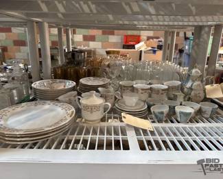 3090  Dinnerware 