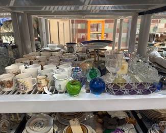 3042  Mugs, Paperweights and Dishes 