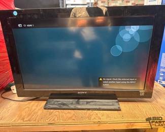 7028  32 Sony TV 