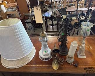 7516  5 Lamps with 3 Lamp Shades 