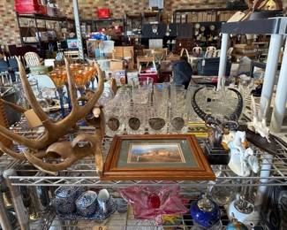 3194  Drinking Glasses, Horns, Figurines and Wall Art 
