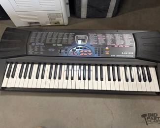 7070  Casio Electronic Keyboard 