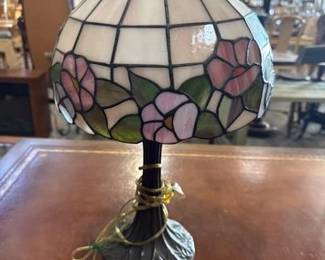 7530  Stained Glass Lamp 