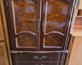 4082  Wooden Door Chest 
