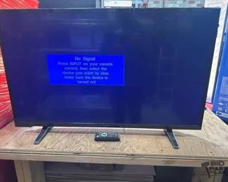 7038  39 Insignia TV 