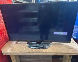 7034  42 LG TV 