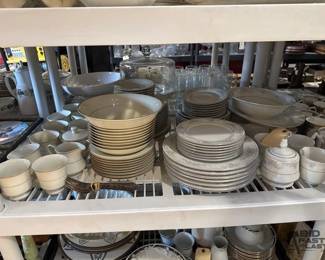 3214  Fine China Dinner Sets 